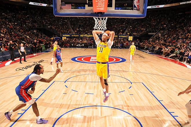 活塞力克湖人终结湖人九连胜 海斯11+3+4盖帽成关